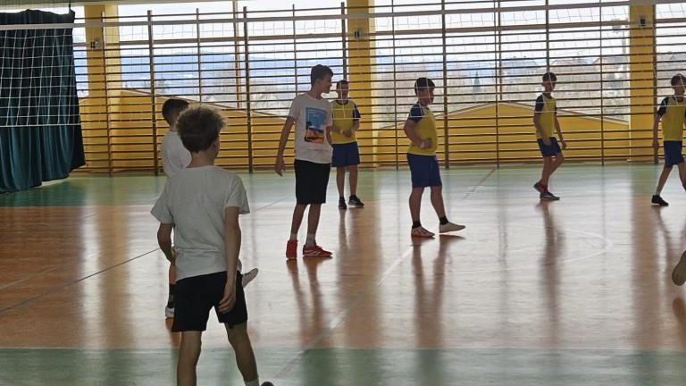 Gminne Igrzyska Dzieci i Młodzieży Szkolnej w siatkówce (28).jpeg