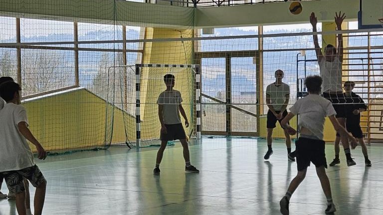 Gminne Igrzyska Dzieci i Młodzieży Szkolnej w siatkówce (5).jpeg