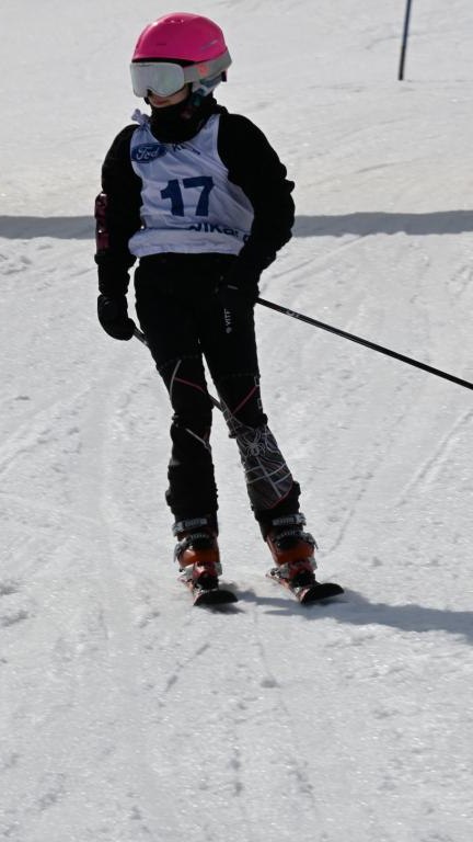 Młodzi sportowcy na stoku – zawody o Puchar Wójta Gminy Czorsztyn (131) (Duże).JPG