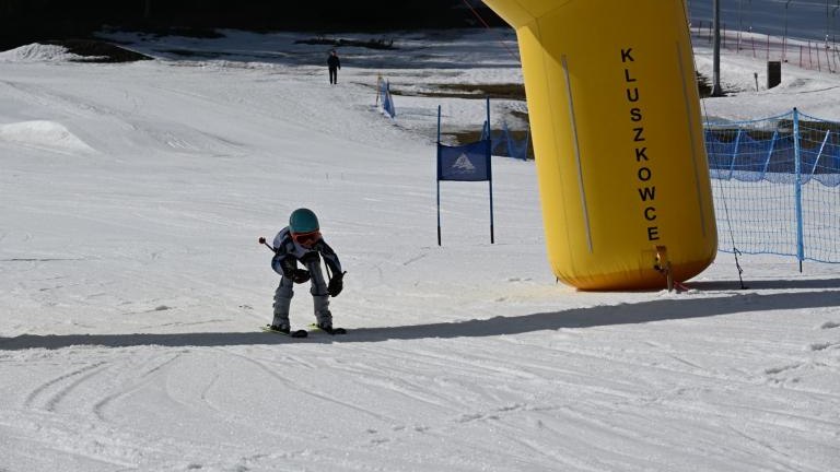 Młodzi sportowcy na stoku – zawody o Puchar Wójta Gminy Czorsztyn (2) (Duże).JPG