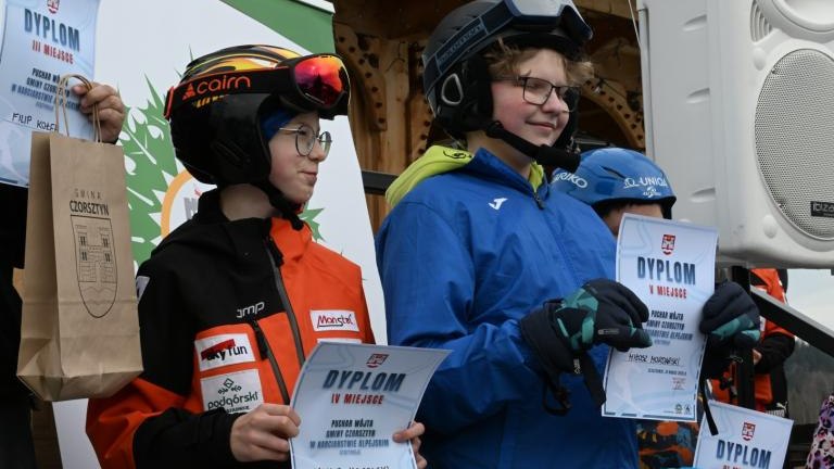 Młodzi sportowcy na stoku – zawody o Puchar Wójta Gminy Czorsztyn (206) (Duże).JPG