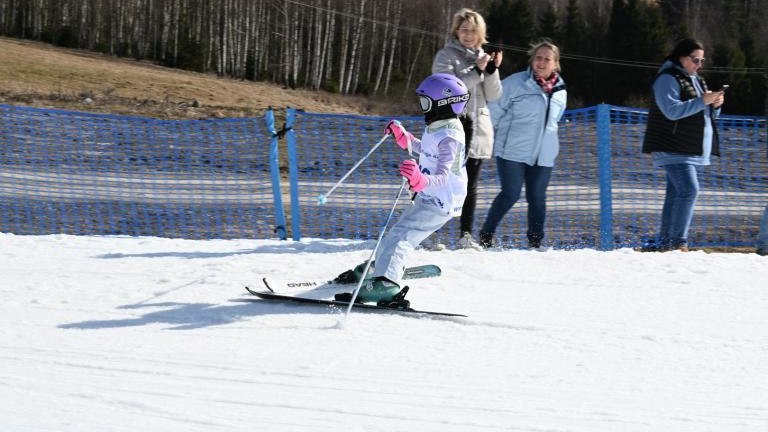 Młodzi sportowcy na stoku – zawody o Puchar Wójta Gminy Czorsztyn (23) (Duże).JPG