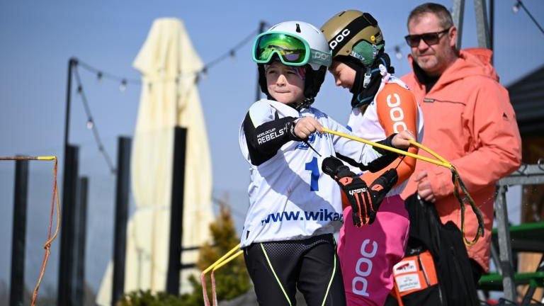 Młodzi sportowcy na stoku – zawody o Puchar Wójta Gminy Czorsztyn (78) (Duże).JPG