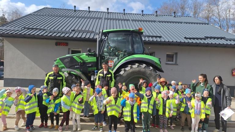 19 marca 2026 r. oddziały przedszkolne ze Szkoły Podstawowej w Maniowach odwiedziły gminny Punkt Selektywnej Zbiórki Odpadów Komunalnych. Najmłodszym towarzyszyły (5).jpeg