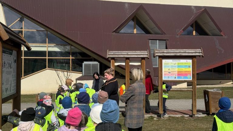 19 marca 2026 r. oddziały przedszkolne ze Szkoły Podstawowej w Maniowach odwiedziły gminny Punkt Selektywnej Zbiórki Odpadów Komunalnych. Najmłodszym towarzyszyły (6).jpeg