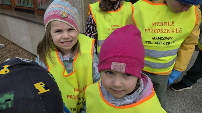 Przedszkolaki sprzątają świat! (16).jpg