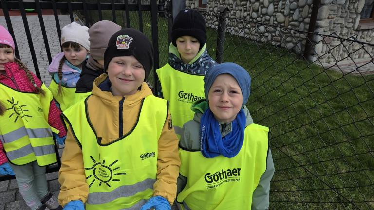 Przedszkolaki sprzątają świat! (19).jpg