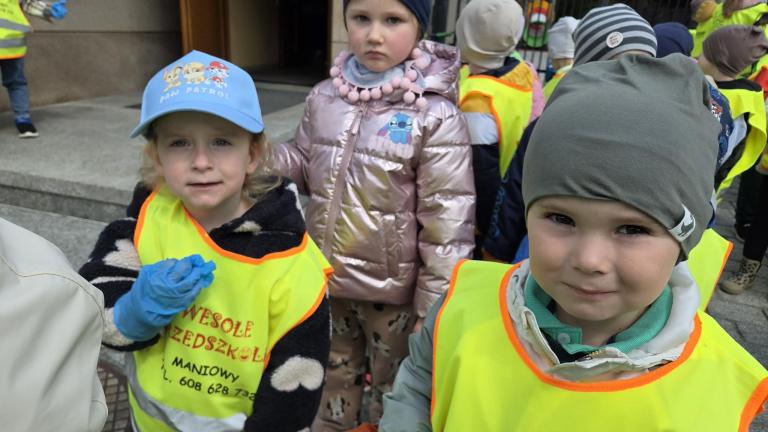 Przedszkolaki sprzątają świat! (6).jpg