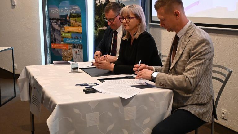 8 maja 2026 r. w Niedzicy podpisana została umowa na realizację strategicznego projektu w ramach Klastra Energii Zbiornika Czorsztyńskiego (126).JPG