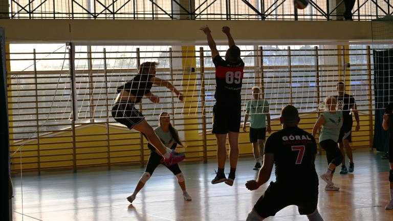 Rozgrywki w ramach Amatorskiej Ligi PIłki Siatkowej w Gminie Czorsztyn 4 października 2026 roku (16).JPG