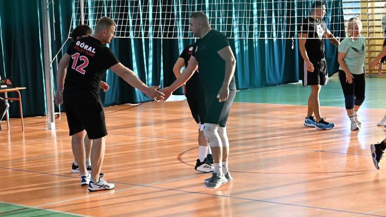 Rozgrywki w ramach Amatorskiej Ligi PIłki Siatkowej w Gminie Czorsztyn 4 października 2026 roku (5).JPG
