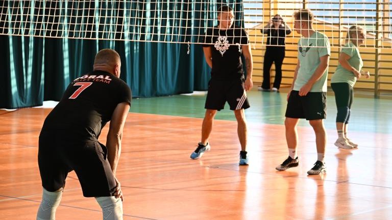 Rozgrywki w ramach Amatorskiej Ligi PIłki Siatkowej w Gminie Czorsztyn 4 października 2026 roku (7).JPG