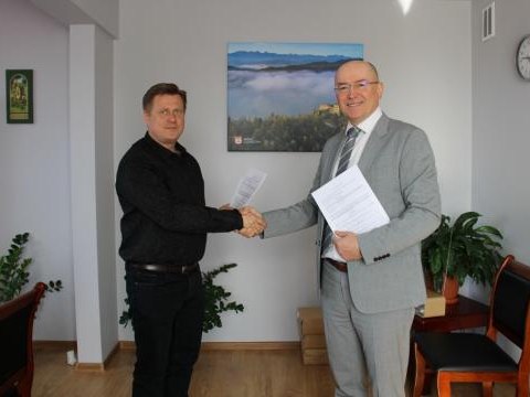 Umowa na przebudowę drogi gminnej w miejscowości Kluszkowce podpisana