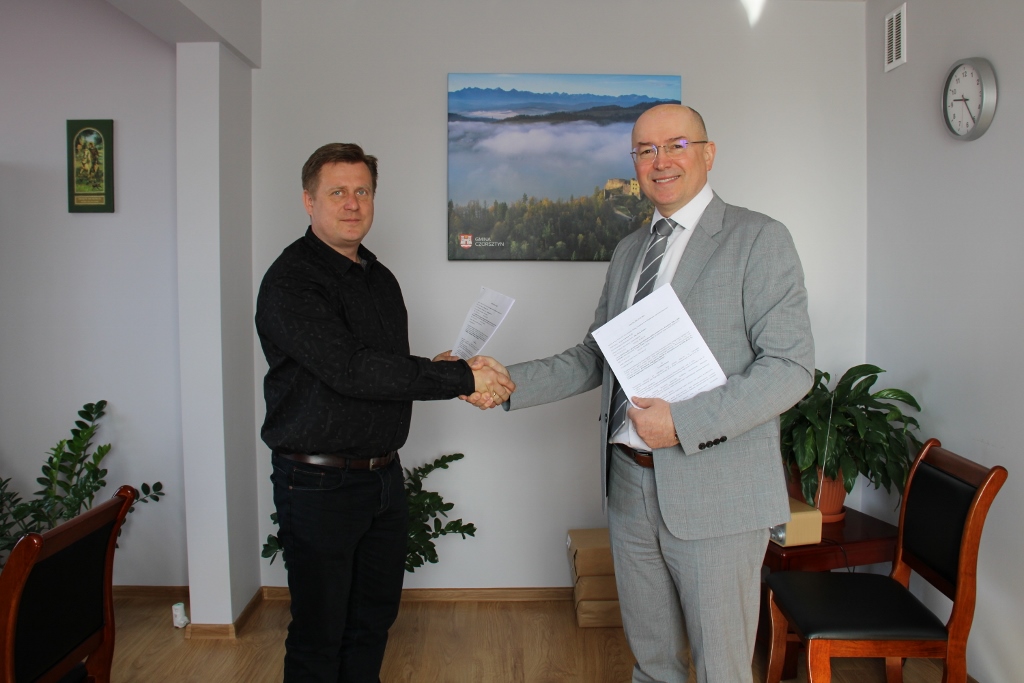 Umowa na przebudowę drogi gminnej w miejscowości Kluszkowce podpisana
