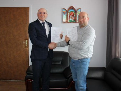 Podpisanie umowy na budowę sali gimnastycznej w Kluszkowcach