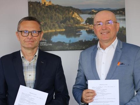 Podpisanie umów z wykonawcą na utwardzenie poboczy dróg gminnych