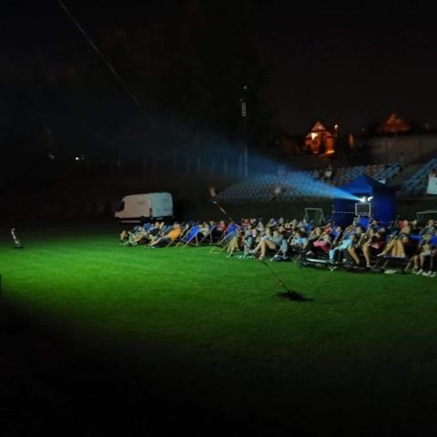 Kino plenerowe w Maniowach